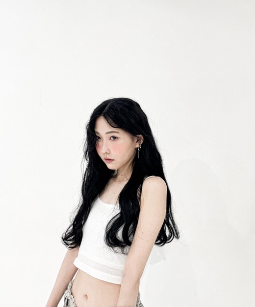 Y/lim（イリム）の「カップ付きクロップド丈配色紐キャミ（キャミソール・レディース・チャコール/ブラウン/オフホワイト・FREE）」の9枚目の写真