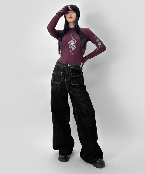 LVEU.(ラブユ.)の「【LVEU.】フロントポケットストレートデニムパンツ / ボトムス パンツ デニム ポケット ストレート バギー ワイド 切りっぱなし カジュアル ワンウォッシュ ブラック ZOZOTOWN限定(デニムパンツ・レディース・ブラック・FREE)」の4枚目の写真