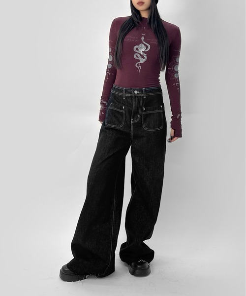 LVEU.(ラブユ.)の「【LVEU.】フロントポケットストレートデニムパンツ / ボトムス パンツ デニム ポケット ストレート バギー ワイド 切りっぱなし カジュアル ワンウォッシュ ブラック ZOZOTOWN限定(デニムパンツ・レディース・ブラック・FREE)」の2枚目の写真