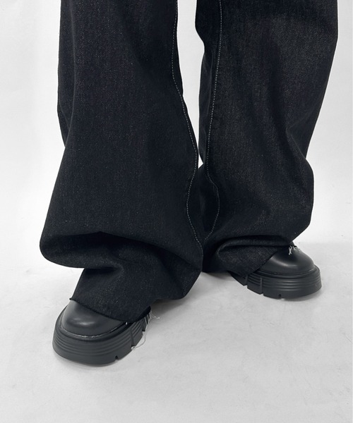 LVEU.(ラブユ.)の「【LVEU.】フロントポケットストレートデニムパンツ / ボトムス パンツ デニム ポケット ストレート バギー ワイド 切りっぱなし カジュアル ワンウォッシュ ブラック ZOZOTOWN限定(デニムパンツ・レディース・ブラック・FREE)」の11枚目の写真