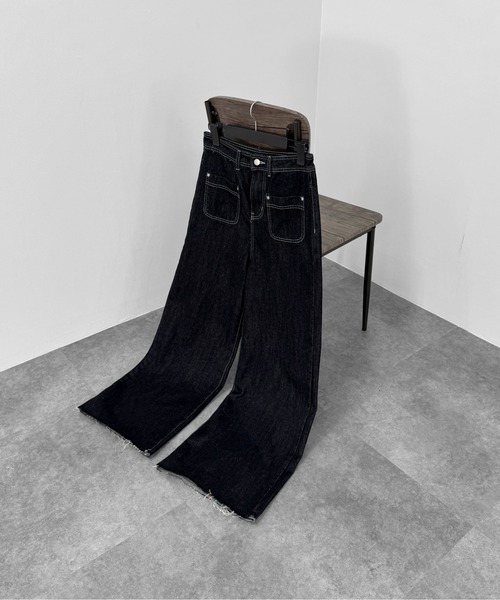 LVEU.(ラブユ.)の「【LVEU.】フロントポケットストレートデニムパンツ / ボトムス パンツ デニム ポケット ストレート バギー ワイド 切りっぱなし カジュアル ワンウォッシュ ブラック ZOZOTOWN限定(デニムパンツ・レディース・ブラック・FREE)」の21枚目の写真