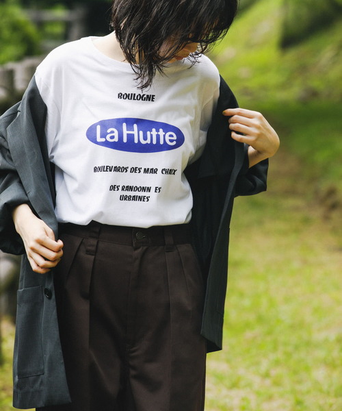 EKAL（エカル）の「『別注』La Hutte×EKAL　ロゴデザインTシャツ（Tシャツ/カットソー・レディース・ホワイト/ブラウン・ONE）」の3枚目の写真