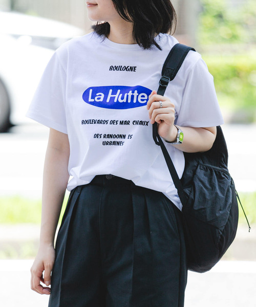 EKAL（エカル）の「『別注』La Hutte×EKAL　ロゴデザインTシャツ（Tシャツ/カットソー・レディース・ホワイト/ブラウン・ONE）」の4枚目の写真
