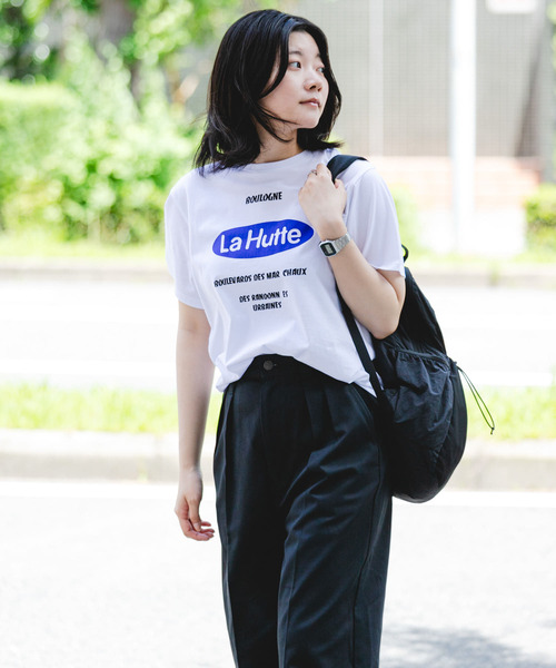 EKAL（エカル）の「『別注』La Hutte×EKAL　ロゴデザインTシャツ（Tシャツ/カットソー・レディース・ホワイト/ブラウン・ONE）」の6枚目の写真