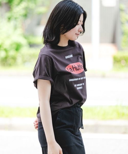 EKAL（エカル）の「『別注』La Hutte×EKAL　ロゴデザインTシャツ（Tシャツ/カットソー・レディース・ホワイト/ブラウン・ONE）」の12枚目の写真