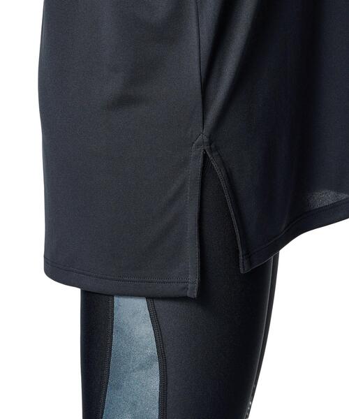 UNDER ARMOUR(アンダーアーマー)の「UAテック オーバーサイズド ビッグロゴ Tシャツ(トレーニング/レディース)(Tシャツ/カットソー・レディース・ブラック・S/M/L/XL)」の5枚目の写真