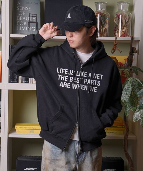 FFEIN（フェイン）の「【FFEIN（フェイン）】ヘビーウエイトぼかしロゴ立体フードジップパーカー / パーカー 裏起毛 ジップ 刺繍 ロゴ フーディ ダブルジップ（パーカー・メンズ・ワイン/アッシュグレー/ブラック/ネイビー・MEDIUM/SMALL/LARGE）」の5枚目の写真