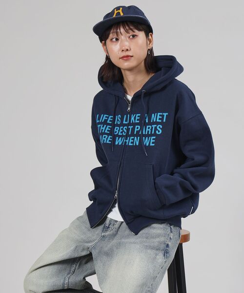FFEIN（フェイン）の「【FFEIN（フェイン）】ヘビーウエイトぼかしロゴ立体フードジップパーカー / パーカー 裏起毛 ジップ 刺繍 ロゴ フーディ ダブルジップ（パーカー・メンズ・ワイン/アッシュグレー/ブラック/ネイビー・MEDIUM/SMALL/LARGE）」の9枚目の写真
