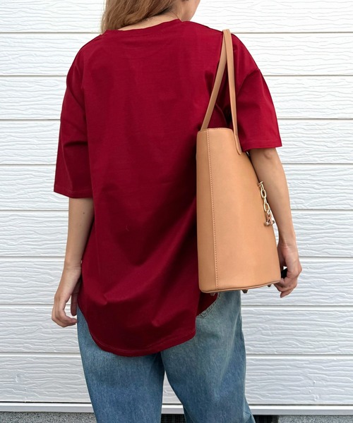 Q(キュー)の「ドライタッチプラントフォトT(Tシャツ/カットソー・レディース・ホワイト/バーガンディー・MEDIUM)」の9枚目の写真