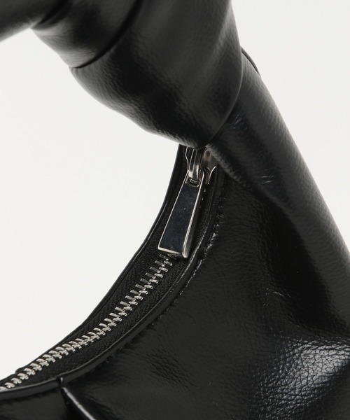 LEPSIM（レプシィム）の「結びレザーバッグ　204453（ハンドバッグ・レディース・ブラック/アイボリー・ONE SIZE）」の17枚目の写真