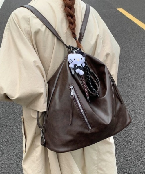 yuue' ( wear )(ユーイ)の「2WAYファスナーショルダーバッグ/リュック/A4サイズ対応(ショルダーバッグ・レディース・ダークブラウン/ブラック・FREE)」の1枚目の写真