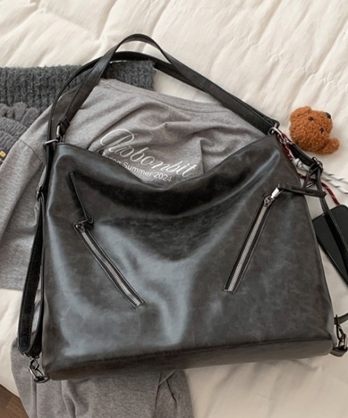 yuue' ( wear )(ユーイ)の「2WAYファスナーショルダーバッグ/リュック/A4サイズ対応(ショルダーバッグ・レディース・ダークブラウン/ブラック・FREE)」の11枚目の写真