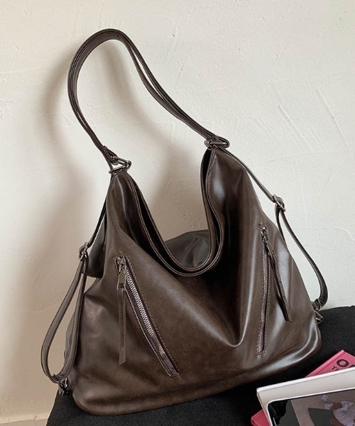 yuue' ( wear )(ユーイ)の「2WAYファスナーショルダーバッグ/リュック/A4サイズ対応(ショルダーバッグ・レディース・ダークブラウン/ブラック・FREE)」の21枚目の写真