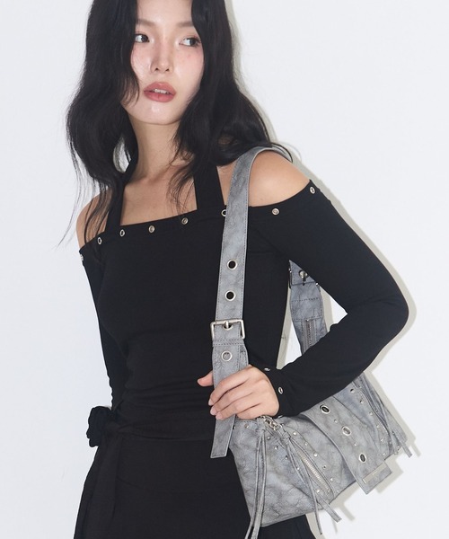 ILLIGO(イリゴ)の「【日本未発売/WEB限定】ILLIGO(イリゴ)/ヴィンテージ アイレット スタッズ ショルダーバッグ/RIFF EYELET SHOULDER BAG(ショルダーバッグ・レディース・ブラック/ベージュ/グレー・FREE)」の8枚目の写真