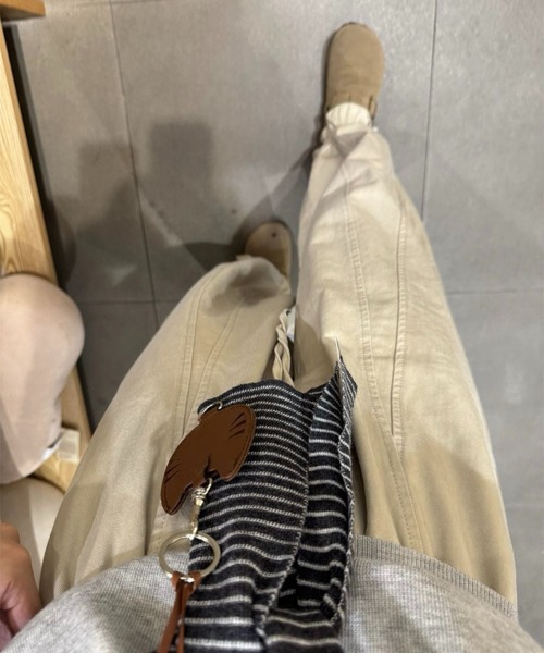 SHOUYO(ショウヨウ)の「裾フリルワイドパンツ/ダークグレー・ダークブラウン・ベージュ(その他パンツ・レディース・ダークグレー/ベージュ/ダークブラウン・M)」の5枚目の写真