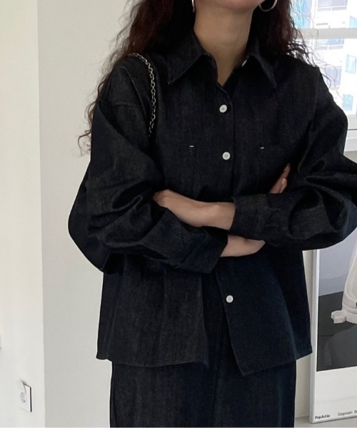 Aelina(エリナ)の「デニムシャツ+スリットスカートセットアップ(セットアップ・レディース・ネイビー/ブラック・F)」の6枚目の写真