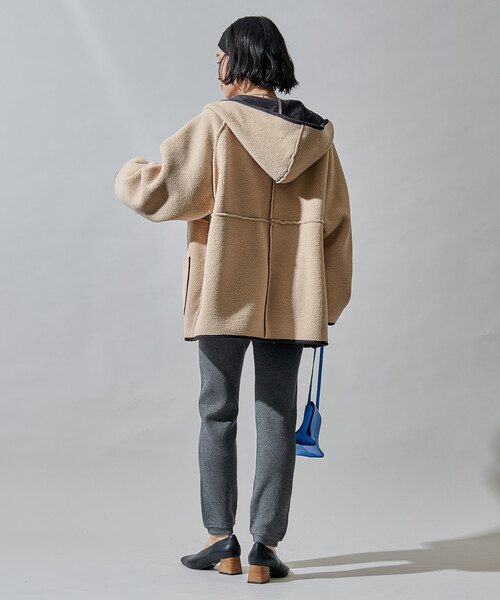 FREAK'S STORE(フリークスストア)の「リバーシブル フード コーデュロイボアジャケット(ブルゾン・レディース・オフホワイト/チャコールグレー/キャメル・フリ-)」の7枚目の写真