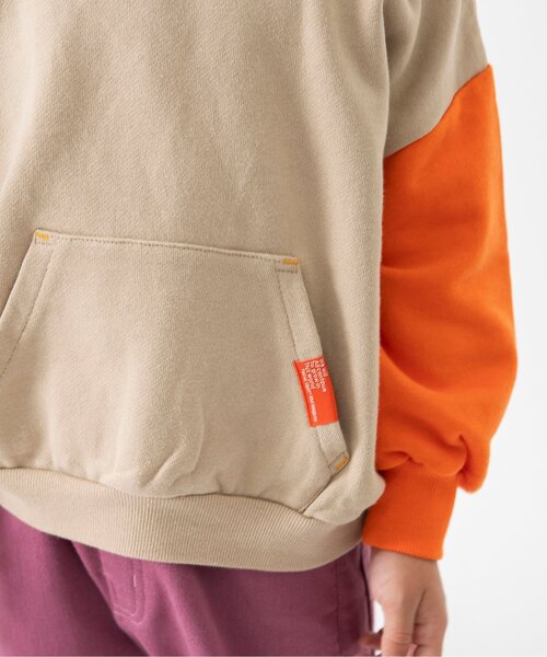 BREEZE(ブリーズ)の「【リンク/ジュニア対応】イロイロパッチトレーナー(スウェット・キッズ・オフホワイト/チャコール/ネイビー/オレンジ/ピンク/レインボー/ライム・80/90/100/110/120/130/140)」の9枚目の写真