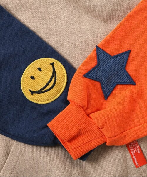 BREEZE(ブリーズ)の「【リンク/ジュニア対応】イロイロパッチトレーナー(スウェット・キッズ・オフホワイト/チャコール/ネイビー/オレンジ/ピンク/レインボー/ライム・80/90/100/110/120/130/140)」の22枚目の写真