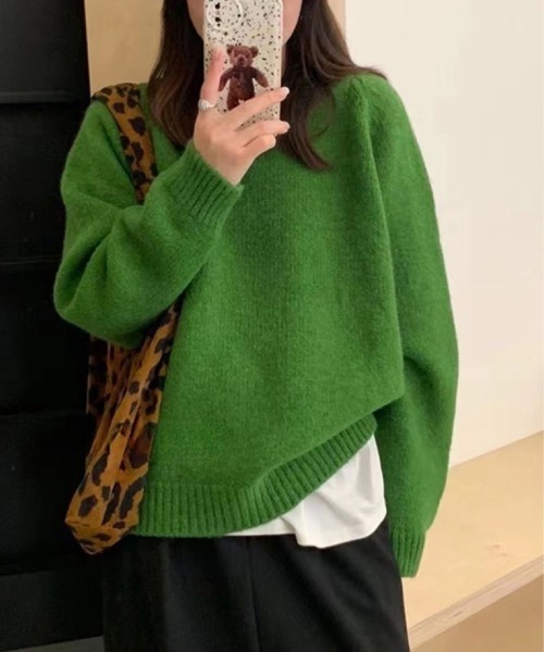 VIBGYOR（ヴィブジョー）の「ベーシック クルーネックニット / 春ニット 韓国ファッション カジュアル (CZ)（ニット/セーター・レディース・ブルー/ホワイト/グリーン/オレンジ/レッド/ブラック/アイボリー・FREE）」の4枚目の写真