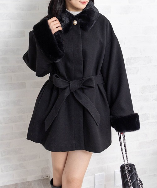 clear（クリア）の「ベルト付きミドルファーコート[大人 フェミニン 上品]≪AW新作≫（その他アウター・レディース・アイボリー/ブラック/グレイッシュベージュ・F）」の2枚目の写真