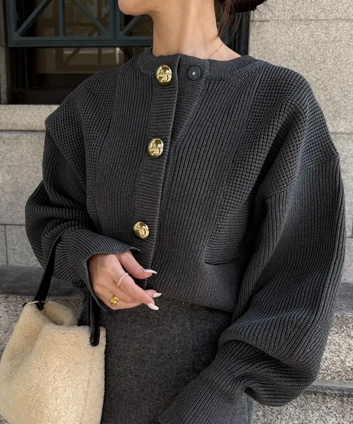 aquagarage（アクアガレージ）の「BIGボタンニットカーディガン（カーディガン/ボレロ・レディース・アイボリー/レッド/チャコール・FREE）」の21枚目の写真