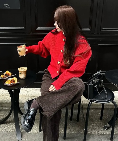 aquagarage（アクアガレージ）の「BIGボタンニットカーディガン（カーディガン/ボレロ・レディース・アイボリー/レッド/チャコール・FREE）」の22枚目の写真