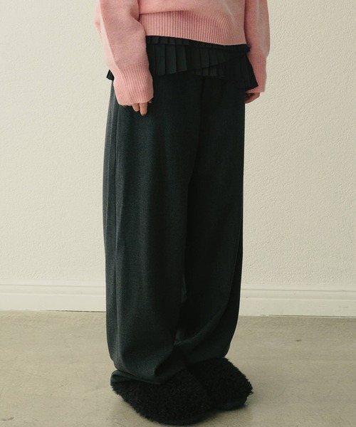 LE CIEL BLEU（ルシェルブルー）の「リラックスウールダブルクロスパンツ / Relaxed Wool Double-Cloth Pants（その他パンツ・レディース・ホワイト/キャメル/チャコールグレー・34/36/38）」の13枚目の写真