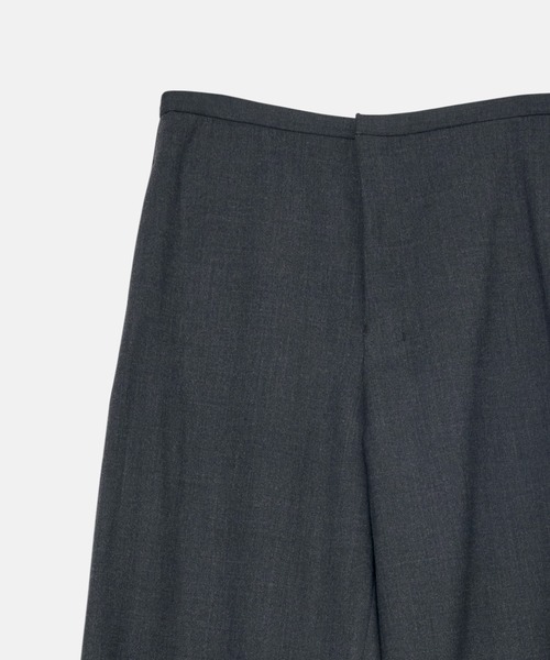 LE CIEL BLEU（ルシェルブルー）の「リラックスウールダブルクロスパンツ / Relaxed Wool Double-Cloth Pants（その他パンツ・レディース・ホワイト/キャメル/チャコールグレー・34/36/38）」の17枚目の写真