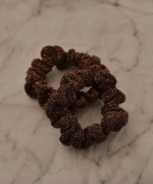 TONE SELECT GOODS（トーンセレクトグッズ）の「【resonance】キラキラ ラメ シュシュ【2個セット】（シュシュ・レディース・ブラウン/シルバー/ブラック・FREE）」の7枚目の写真