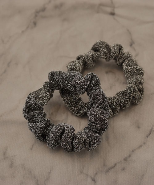 TONE SELECT GOODS（トーンセレクトグッズ）の「【resonance】キラキラ ラメ シュシュ【2個セット】（シュシュ・レディース・ブラウン/シルバー/ブラック・FREE）」の10枚目の写真