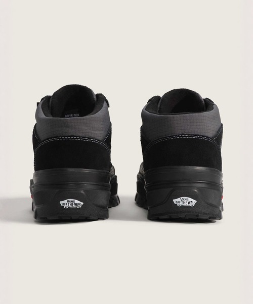 VANS(バンズ)の「マウンテンミッド GORE-TEX インシュレーテッド / MTE Mountain Mid Gore-Tex Insu VN000DAYBKA1(スニーカー・メンズ・ブラック・7.5/8/8.5/9/9.5/10/10.5/11/11.5/12)」の3枚目の写真