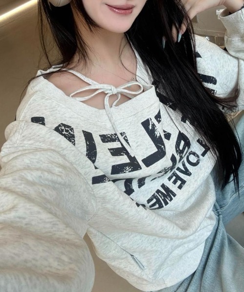 lilful(リルフル)の「オフショル ショルダーリボン ヴィンテージレタリングロゴプリントスウェット(Tシャツ/カットソー・レディース・ライトグレー/ネイビー・M/L)」の19枚目の写真