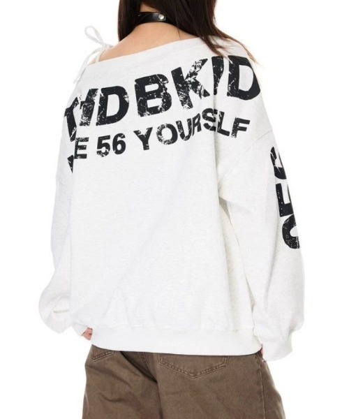 lilful(リルフル)の「オフショル ショルダーリボン ヴィンテージレタリングロゴプリントスウェット(Tシャツ/カットソー・レディース・ライトグレー/ネイビー・M/L)」の9枚目の写真