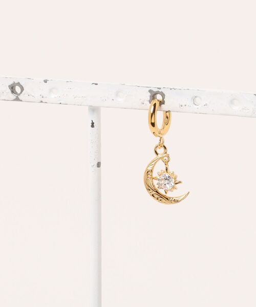 IRIEBEACH（アイリービーチ）の「sun and moon hoop pierce/【ハワイアンジュエリー】【サージカルステンレス】【金属アレルギー対応】【IRIEBEACH / アイリービーチ】つけっぱなしOK（ピアス（片耳用）・レディース・シルバー/ピンク/ゴールド・FREE）」の11枚目の写真