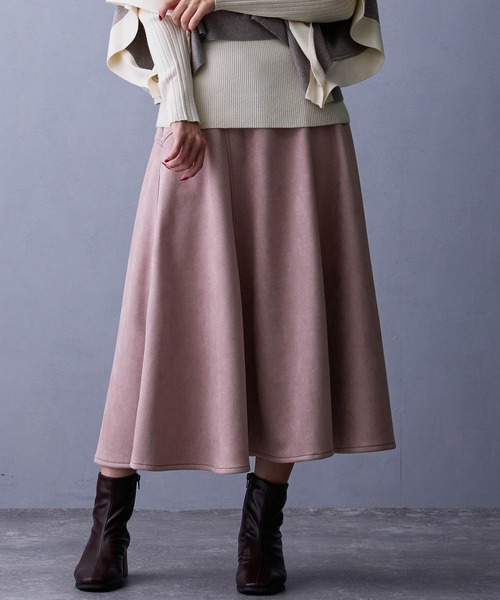 NICOLE white（ニコルホワイト）の「フェイクスエードフレアスカート（スカート・レディース・チャコール/ベージュ/その他1/ピンク・FREE）」の4枚目の写真