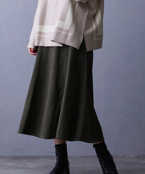 NICOLE white（ニコルホワイト）の「フェイクスエードフレアスカート（スカート・レディース・チャコール/ベージュ/その他1/ピンク・FREE）」の2枚目の写真