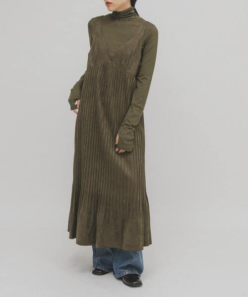 KBF（ケイビーエフ）の「ピーチスキンプリーツワンピース（ワンピース・レディース・ボルドー/ブラウン/ブラック・36/38）」の2枚目の写真