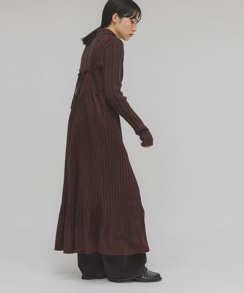 KBF（ケイビーエフ）の「ピーチスキンプリーツワンピース（ワンピース・レディース・ボルドー/ブラウン/ブラック・36/38）」の4枚目の写真