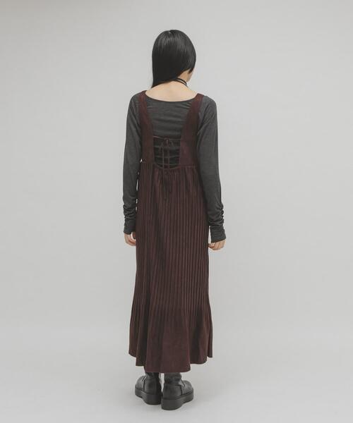 KBF（ケイビーエフ）の「ピーチスキンプリーツワンピース（ワンピース・レディース・ボルドー/ブラウン/ブラック・36/38）」の9枚目の写真