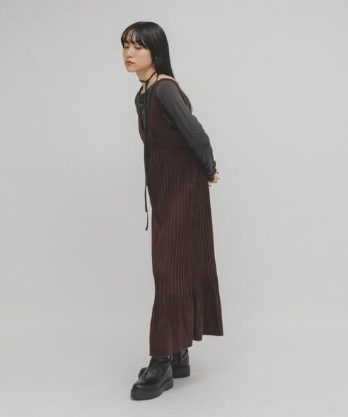 KBF（ケイビーエフ）の「ピーチスキンプリーツワンピース（ワンピース・レディース・ボルドー/ブラウン/ブラック・36/38）」の10枚目の写真