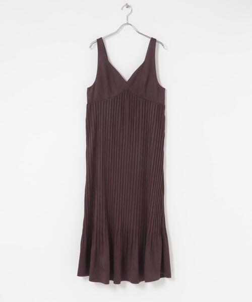 KBF（ケイビーエフ）の「ピーチスキンプリーツワンピース（ワンピース・レディース・ボルドー/ブラウン/ブラック・36/38）」の11枚目の写真