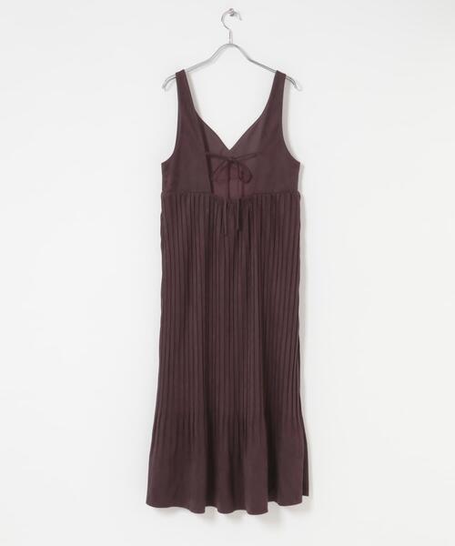 KBF（ケイビーエフ）の「ピーチスキンプリーツワンピース（ワンピース・レディース・ボルドー/ブラウン/ブラック・36/38）」の12枚目の写真