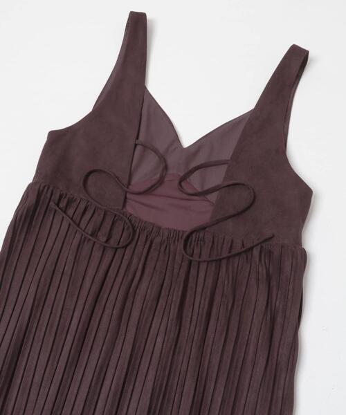 KBF（ケイビーエフ）の「ピーチスキンプリーツワンピース（ワンピース・レディース・ボルドー/ブラウン/ブラック・36/38）」の14枚目の写真