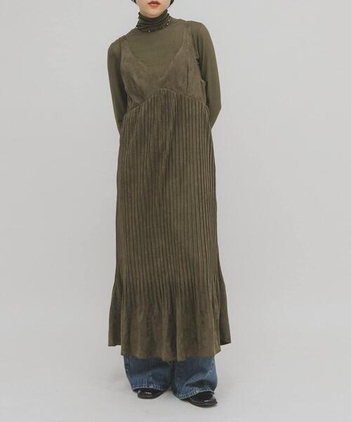 KBF（ケイビーエフ）の「ピーチスキンプリーツワンピース（ワンピース・レディース・ボルドー/ブラウン/ブラック・36/38）」の18枚目の写真