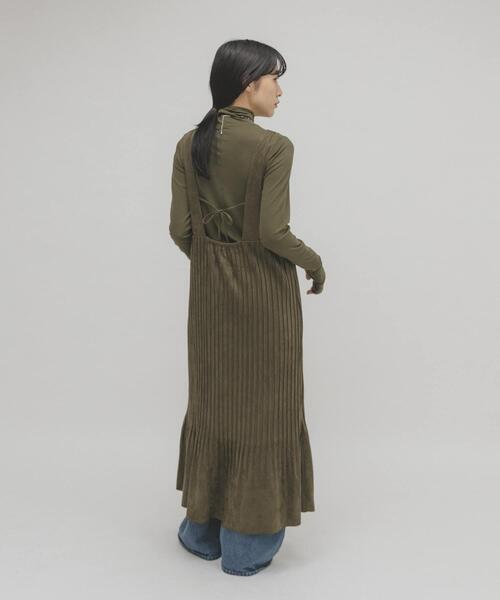 KBF（ケイビーエフ）の「ピーチスキンプリーツワンピース（ワンピース・レディース・ボルドー/ブラウン/ブラック・36/38）」の21枚目の写真