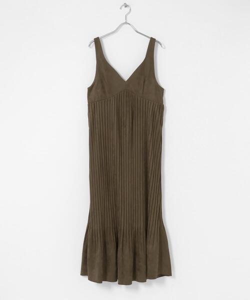 KBF（ケイビーエフ）の「ピーチスキンプリーツワンピース（ワンピース・レディース・ボルドー/ブラウン/ブラック・36/38）」の22枚目の写真