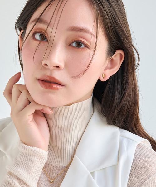 Phoebe(フィービィー)の「【金属アレルギー対応】ハートリーフセラミックピアス(片耳)(ピアス(片耳用)・レディース・イエローゴールド/シルバー・FREE)」の3枚目の写真