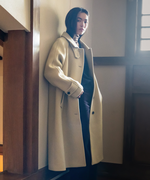 BALMACAAN WOOL COAT BUTTER（チェスターコート）｜TTUDEMENT