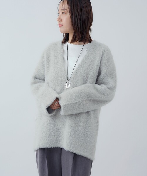 RONEL（ロネル）の「≪昨年大人気≫【RONEL】シャギーVネックプルオーバーニット（ニット/セーター・レディース・ライトグレー/ベージュ・FREE）」の5枚目の写真